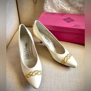 Vintage Life Stride Calais Parfait Cream Kitten Heel Pumps with Gold Stitching